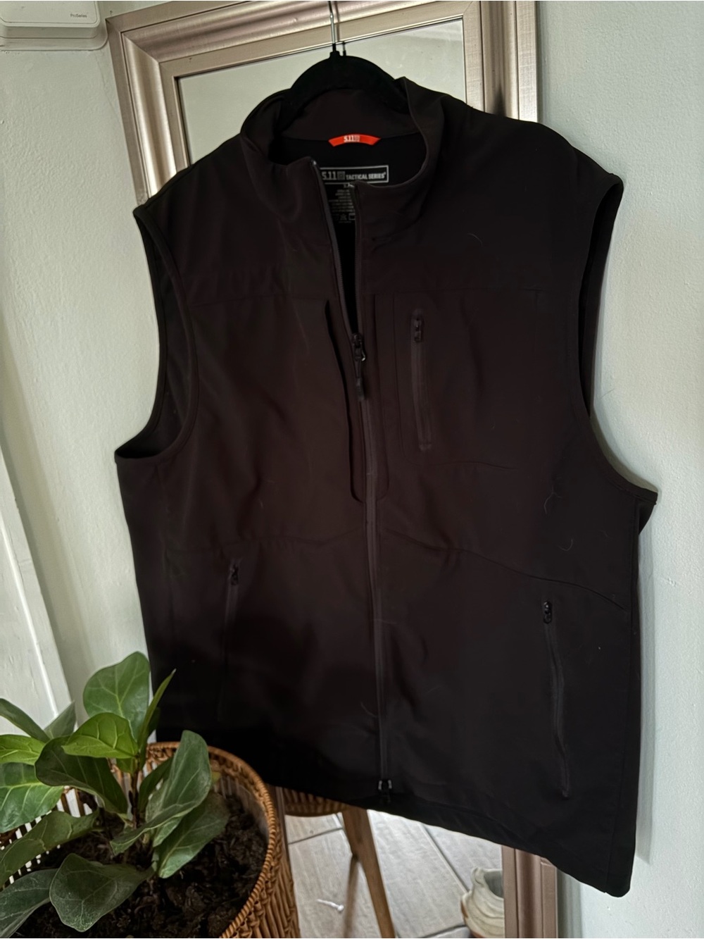 5.11 Tactical Men's Black Multi-Pocket Utility Vest – Size XL